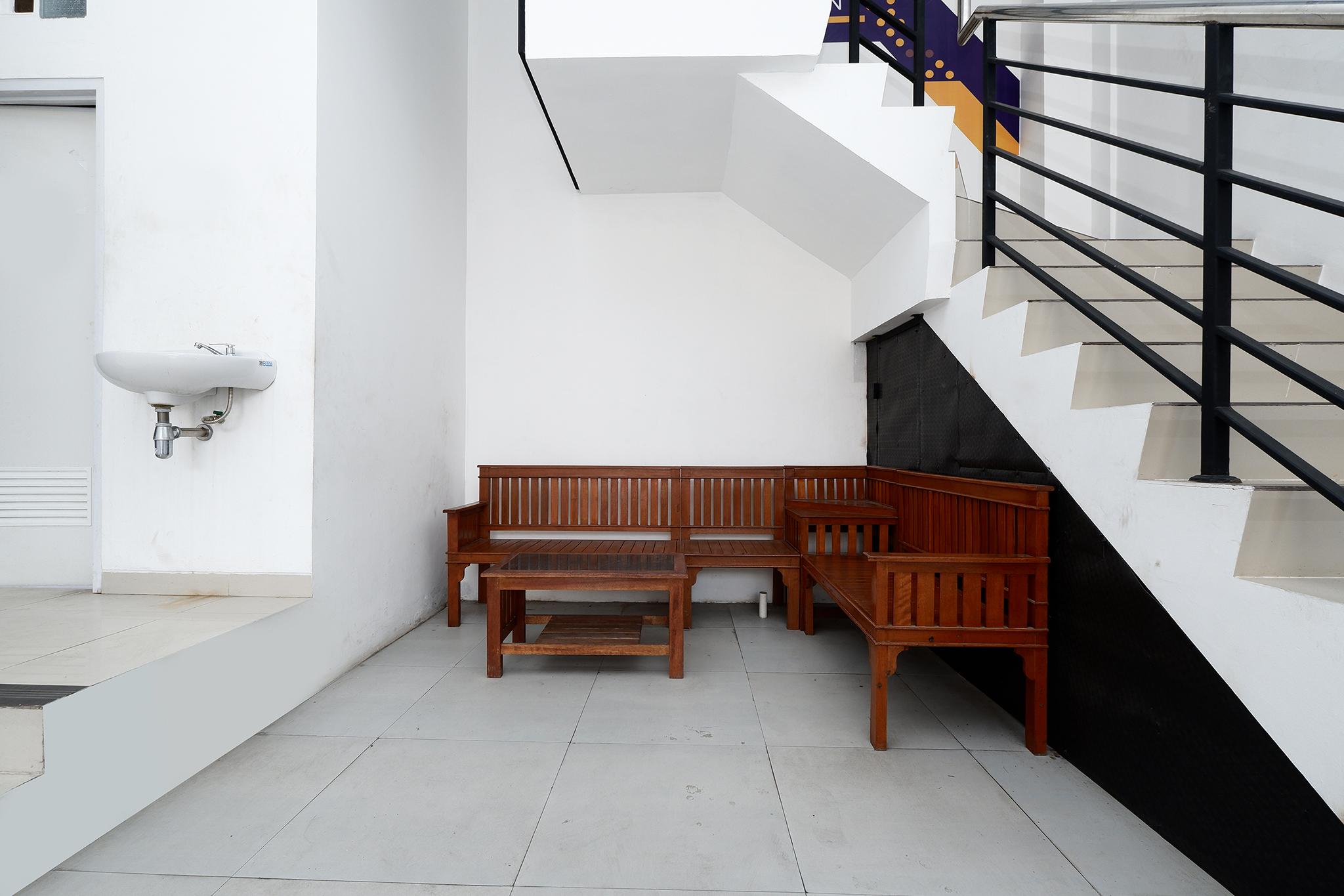 Spot On 2026 Arta Residence Semarang Eksteriør bilde
